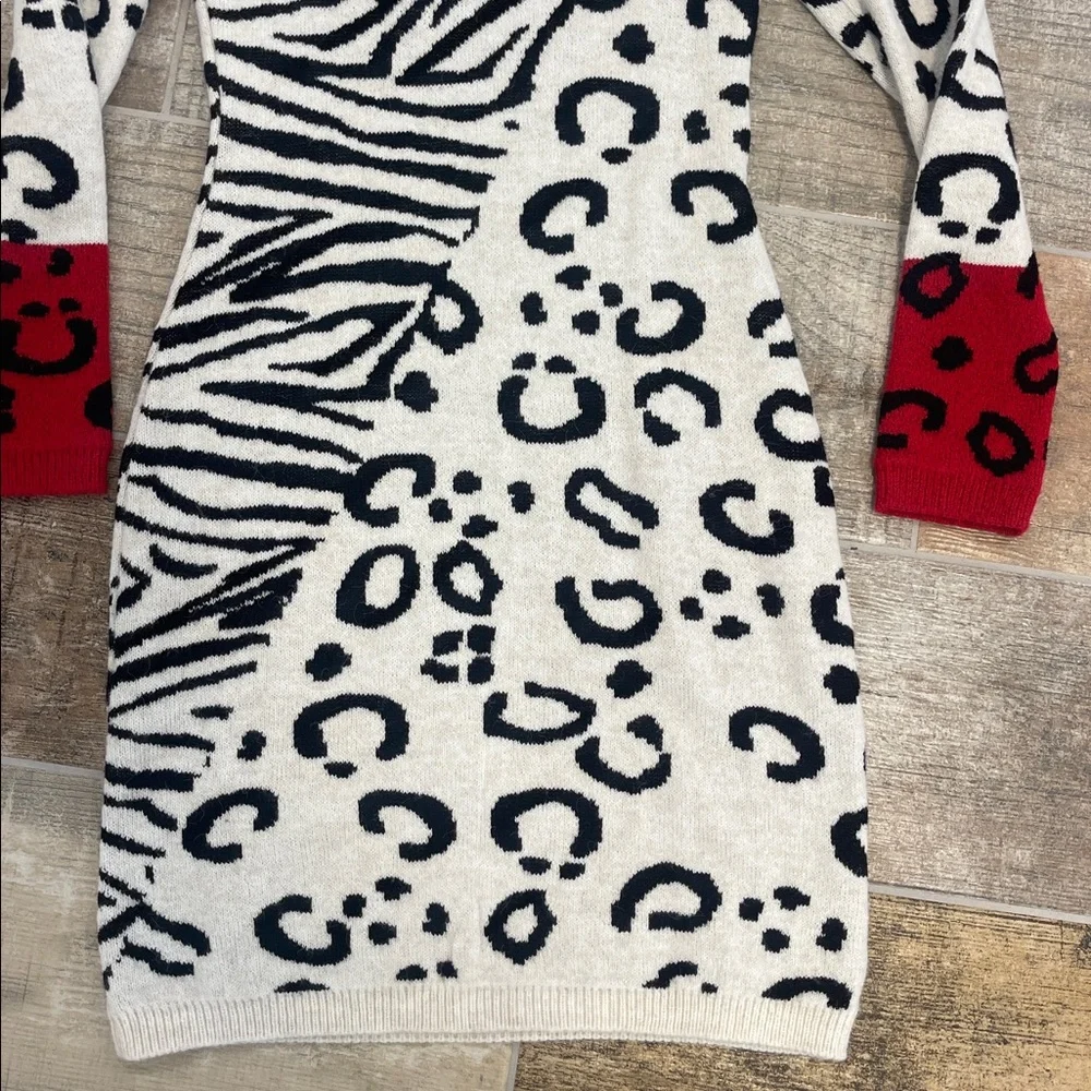 VENUS Animal Print Black Red Knit Long Sleeve Sweater Dress Size Medium M - Picture 3 of 8